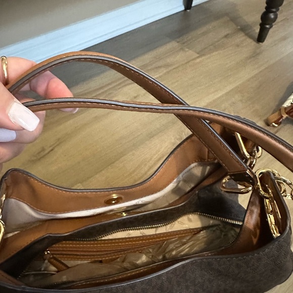 Michael Kors Monogram Shoulder Bag NWT - Picture 9 of 16